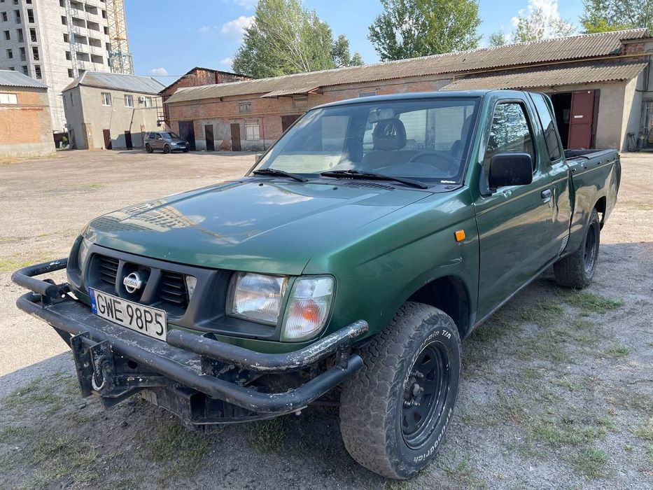 Nissan Navara, 2001