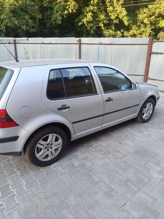 Volkswagen Golf, 2001