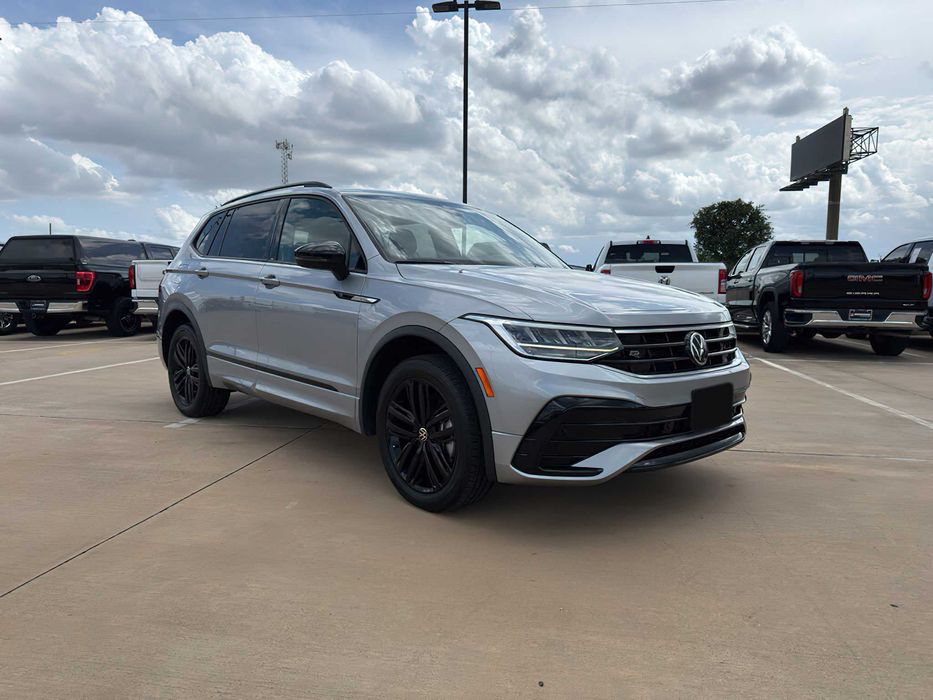 Volkswagen Tiguan 2021 — 1