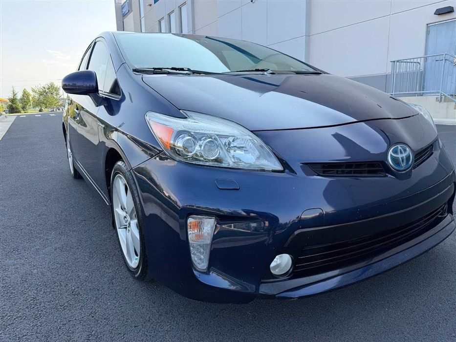 Toyota Prius 2015 — 1