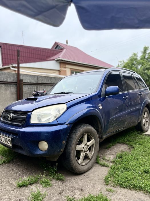 Toyota RAV4, 2005