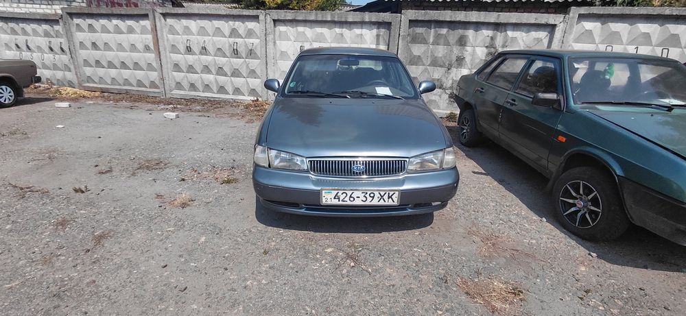 Kia Clarus, 2001