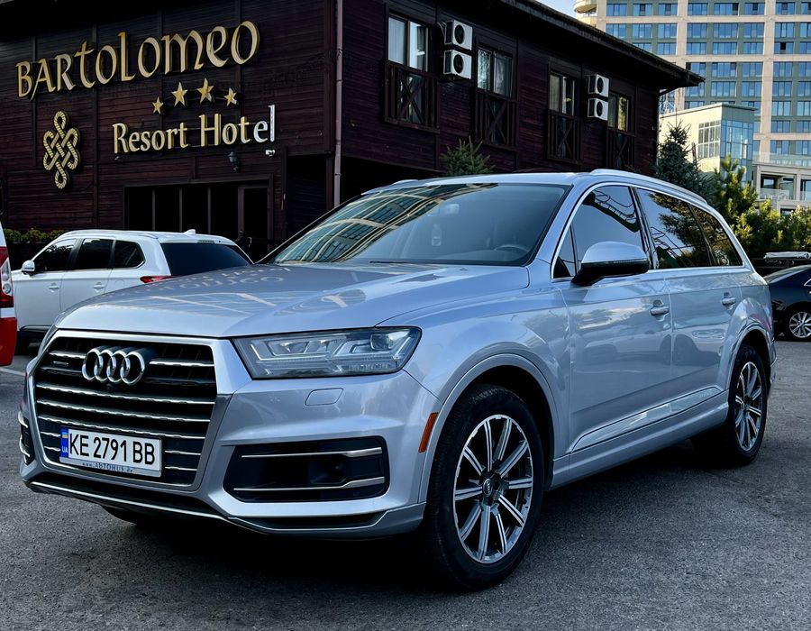 Audi Q7 2017 — 1