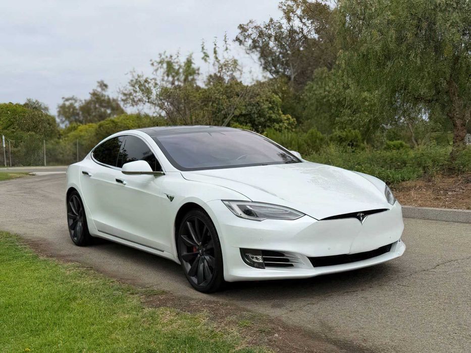 Tesla Model S, 2016