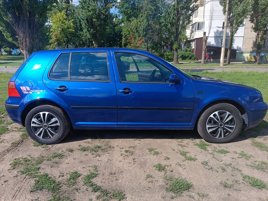 Volkswagen Golf, 2000