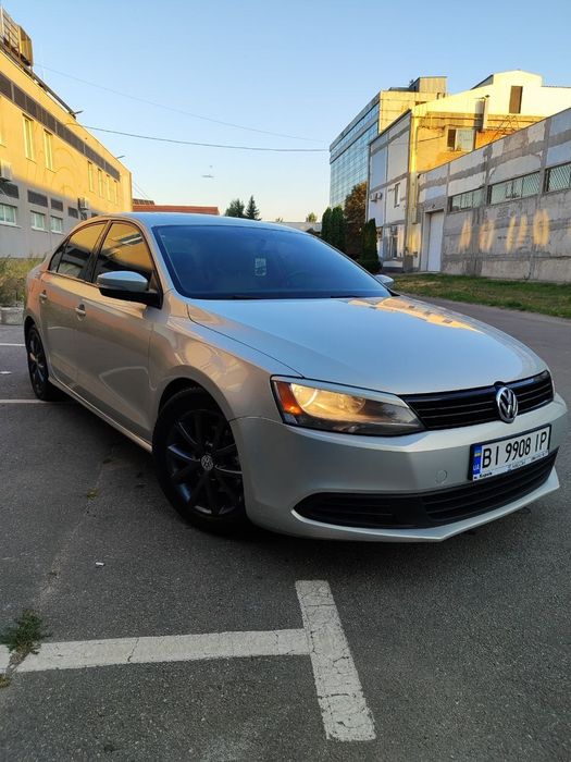 Volkswagen Jetta 2011 — 1