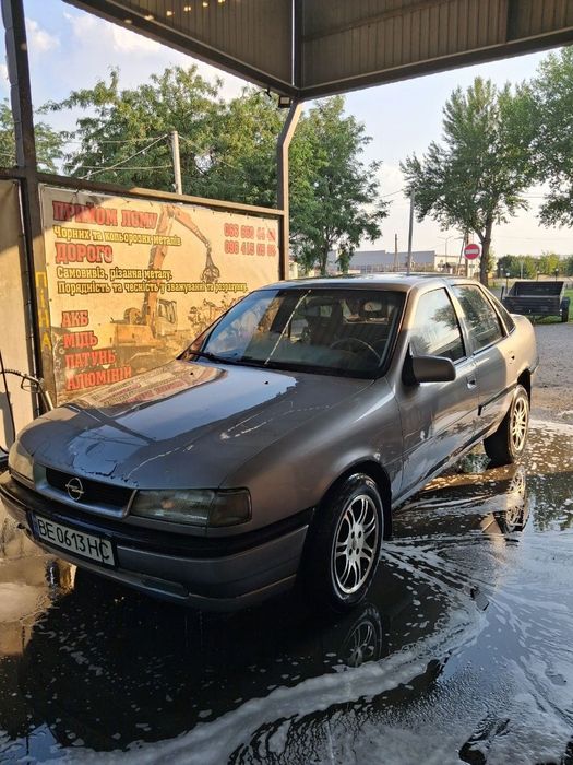 Opel Vectra, 1989