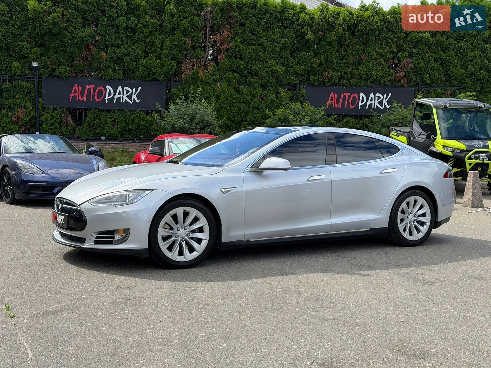 Tesla Model S, 2015