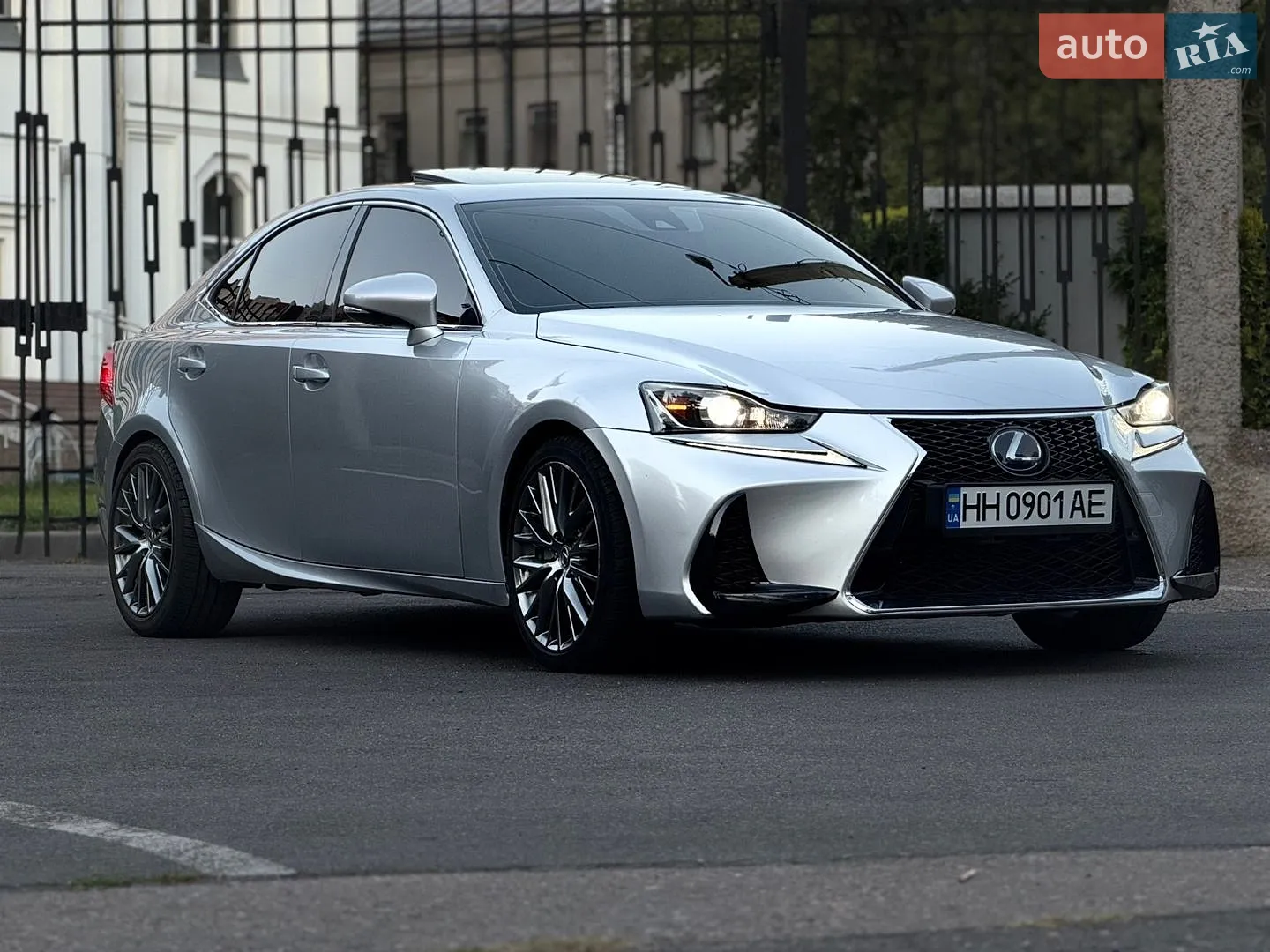 Lexus IS, 2017
