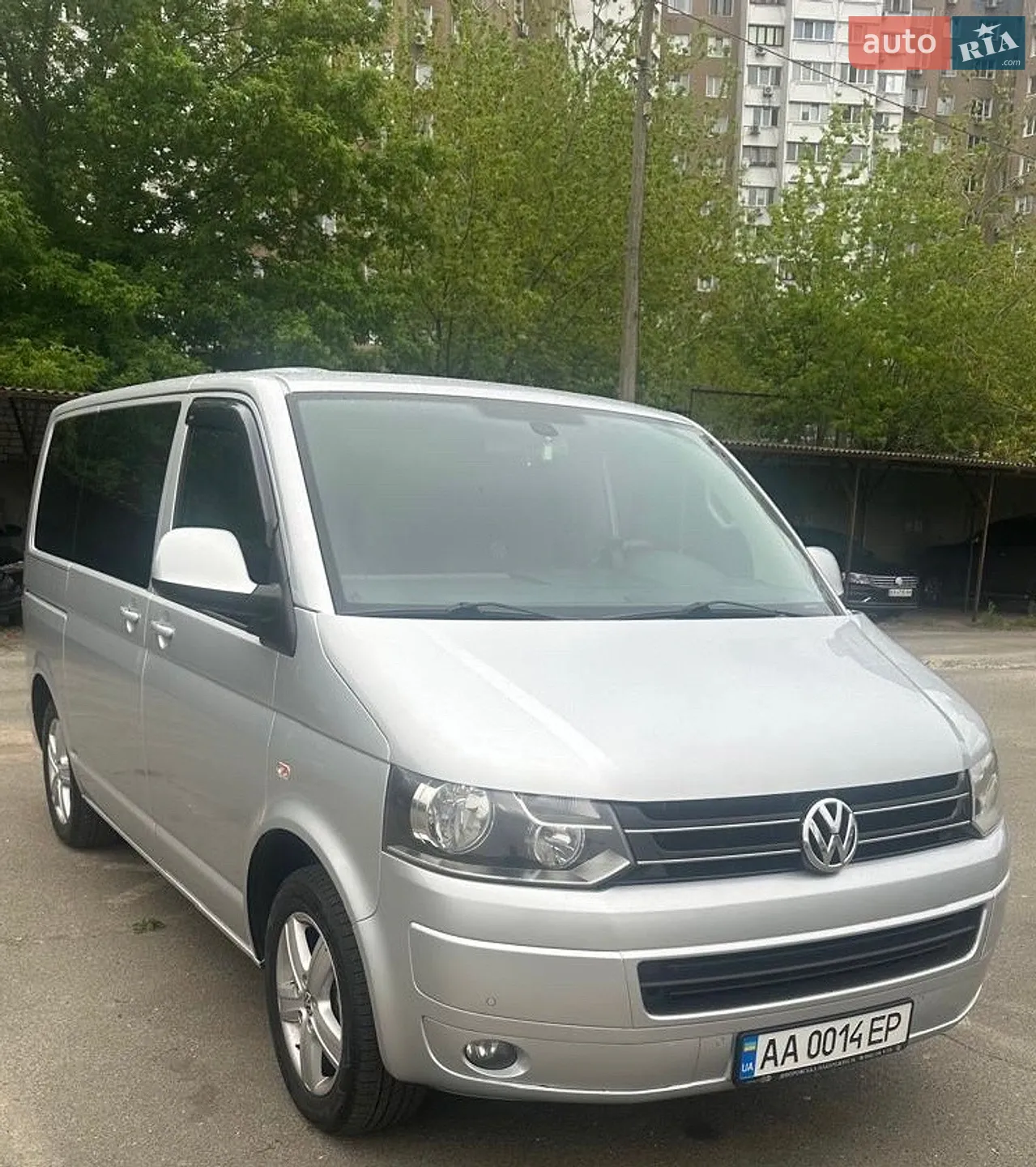 Volkswagen Multivan 2012 — 1