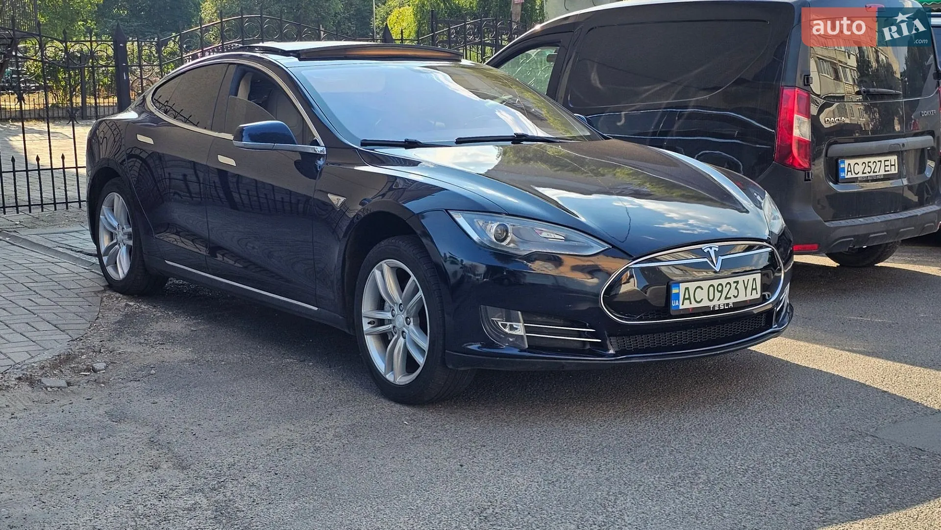 Tesla Model S, 2013