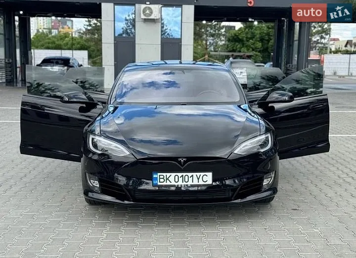 Tesla Model S, 2018