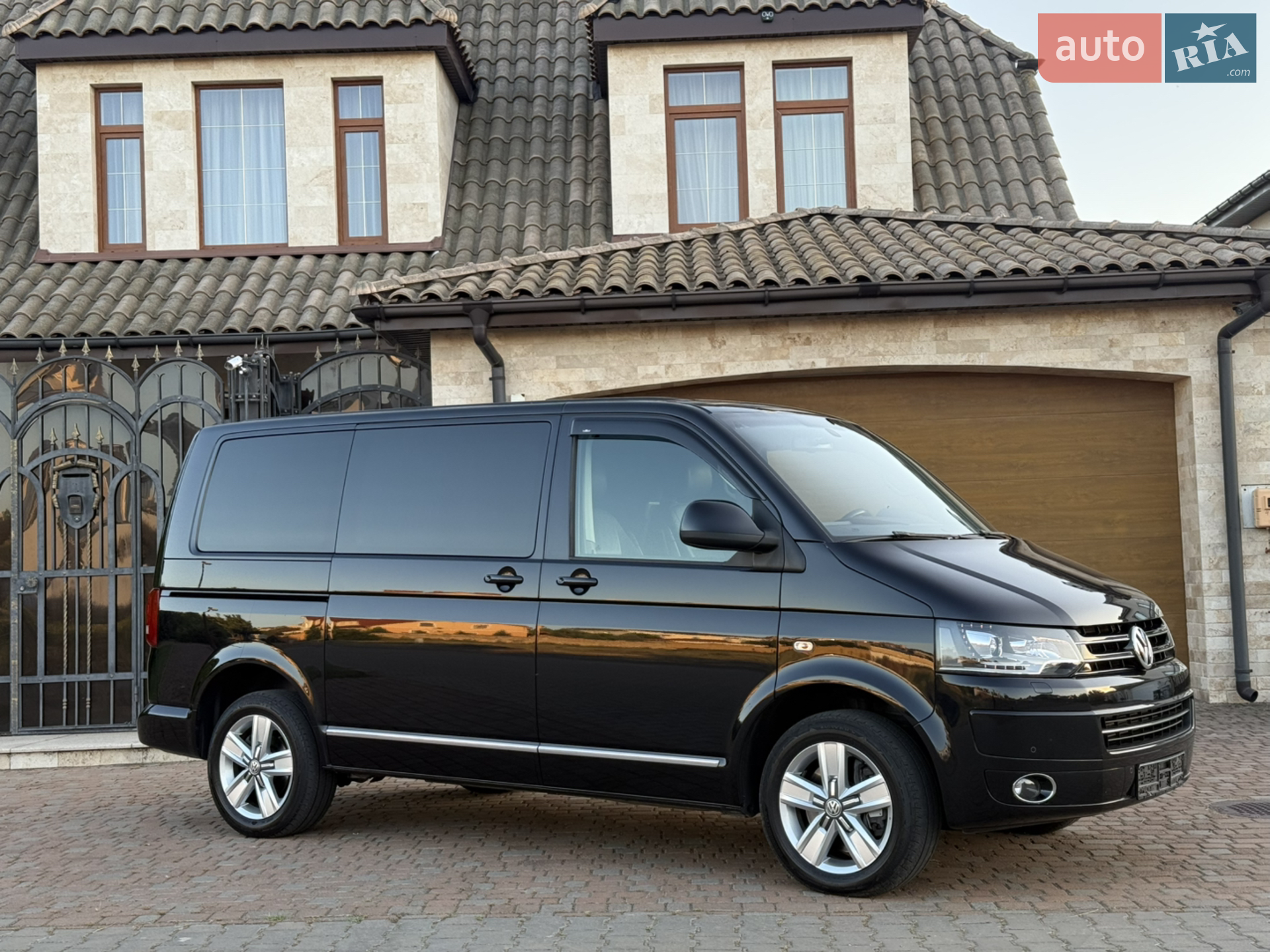 Volkswagen Multivan 2014 — 1